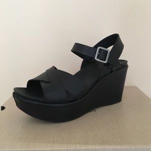 Kork-Ease Black Leather Wedge Sandal Size 7